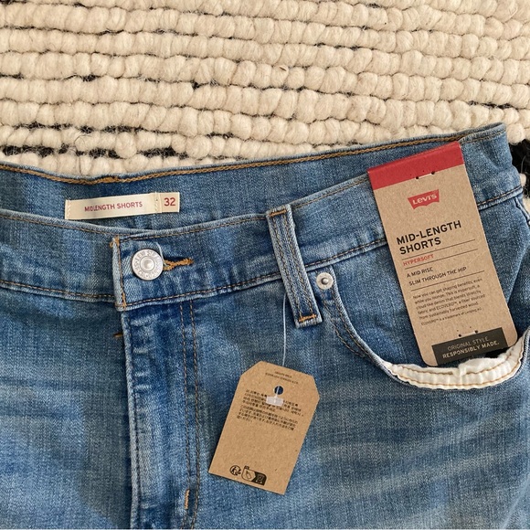 Levi Mid-Length Shorts - Picture 5 of 5